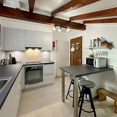 Sunny Lily Facing The Swiss Alps - Montana Apartmán *